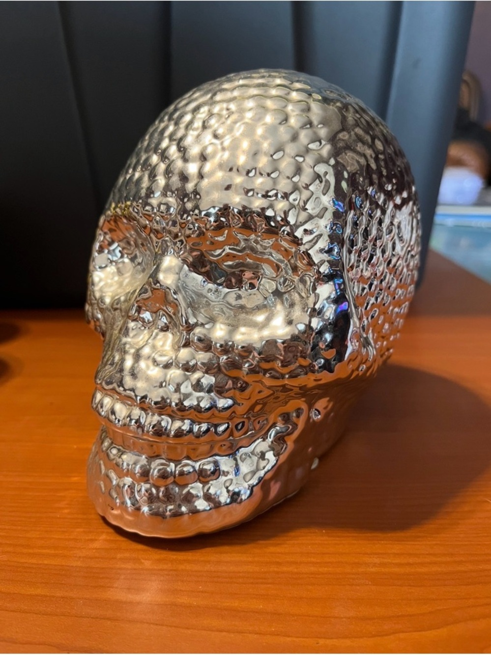 Skull Silver Ceramic Air Freshener holder
Figurine Statue Skeleton